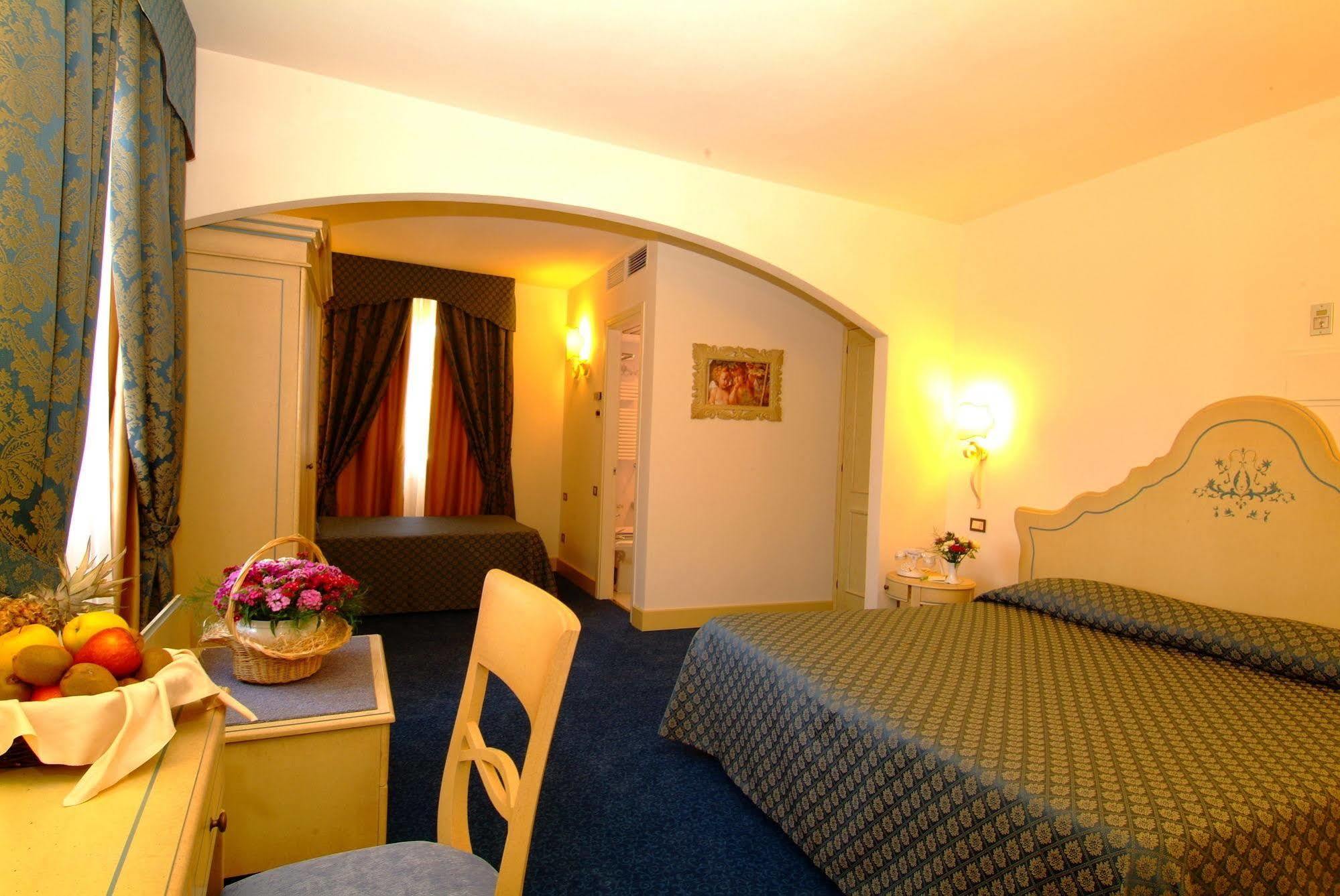 Hotel Goya Forte dei Marmi Exterior photo